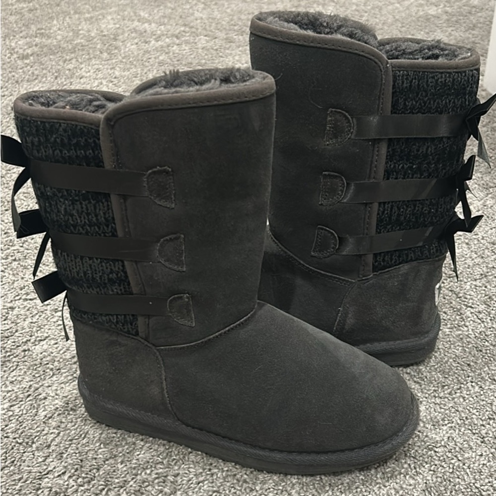 Elegant Gray Winter Boots with Bows